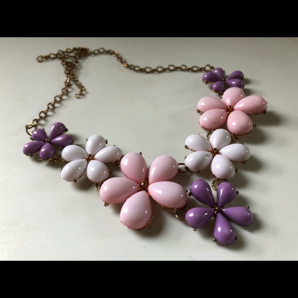 Pastel colored light weighted necklace